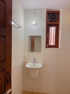 Vannituba majutusasutuses Premium 3BHK for Families & Groups, Ramnagri More +39 fotot