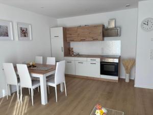 Kuchyň nebo kuchyňský kout v ubytování Tor zum Schwarzwald und in die Schweiz + 8 fotografií