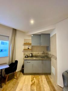 Η κουζίνα ή μικρή κουζίνα στο Social apartment