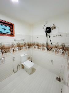 Ένα μπάνιο στο Nature Villa Hiriketiya +37 φωτογραφίες