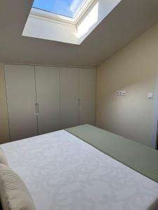 Foto de la galería de Galatea LibroVI Apartamento con arte en sus muros en Alcalá de Henares