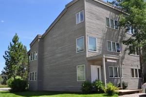 Το κτήριο όπου στεγάζεται  το διαμέρισμα