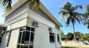 Fotografie z fotogalerie ubytování OYO Homes 90606 Casaria Cherating v destinaci Kampong Baharu Cherating