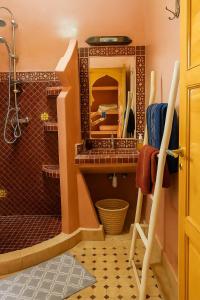 Koupelna v ubytování Villa Douira avec piscine, proche d'Essaouira + 15 fotografií