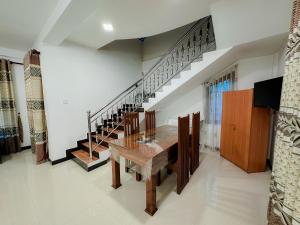 Μια τηλεόραση ή/και κέντρο ψυχαγωγίας στο Nature Villa Hiriketiya