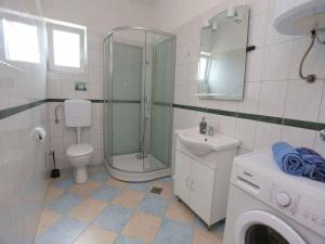 Koupelna v ubytování Apartment in Kakma - Biograd Riviera 40380 + 42 fotografií