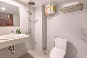 Ένα μπάνιο στο Hanoi Grand Sun Hotel
