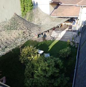 an overhead view of a yard with plants and trees at Folks HOME in Novi Sad