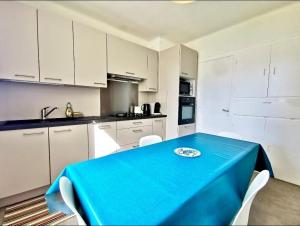 Кухня или мини-кухня в Charmant dupleix à La Baule, proche de la mer
 +6 фотографий