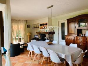 Posezení v ubytování Villa Cavalaire sur Mer + 37 fotografií