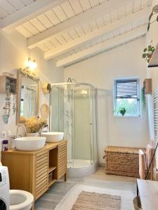 Koupelna v ubytování villa Luberon