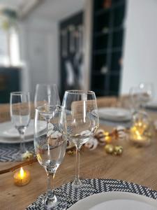 Nápoje v ubytování Elégante maison amiénoise - proche gare, home-cinéma, 3 chambres doubles, 1 chambre familiale avec jacuzzi privatif - La Maison Des Petits Sablon