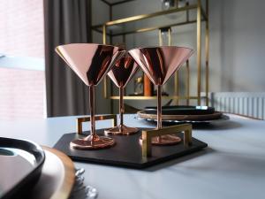 Fotografie z fotogalerie ubytování Adeluxe Aura - Entire Ultra Luxury 1-Bedroom Apt with Free WiFi, Netflix and Amazon Prime v destinaci Burton upon Trent + 18 fotografií