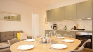 Η κουζίνα ή μικρή κουζίνα στο OPARADI 'Le Vert d'Opale' Douceur et sérénité +11 φωτογραφίες