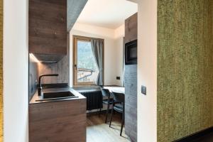 Η κουζίνα ή μικρή κουζίνα στο Salvans Wellness Apartments