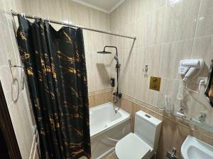 Koupelna v ubytování Avenue + 33 fotografií