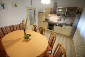 Kuchyň nebo kuchyňský kout v ubytování Ferienhaus Monika + 7 fotografií