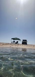 Photo de la galerie de l'établissement Star Chalet with Pool & Wifi, à Ras al Hadd