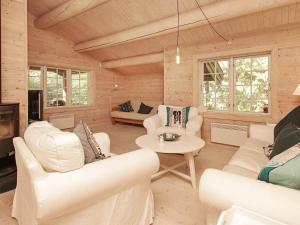 Istumisnurk majutusasutuses 8 person holiday home in Frederiksværk-By Traum