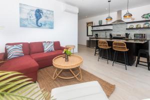 Η κουζίνα ή μικρή κουζίνα στο Seahorse Escape-5 bedroom condo