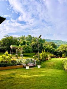 Zahrada ubytování The Gooseneck Hotel and Restaurant