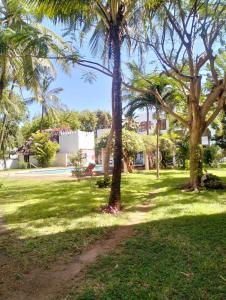 Κήπος έξω από το Simba Kenia Luxury Apartment