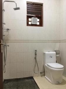 Et badeværelse på Philanka Suites Bentota