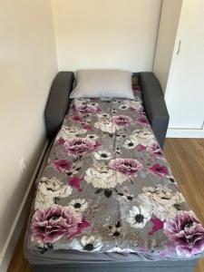 Postel nebo postele na pokoji v ubytování Sunny