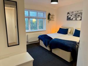 Photo de la galerie de l'établissement Modern 5 Bed 3 Bath Perfect For Families & Work In Bolton, à Farnworth