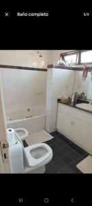 Et badeværelse på Pension los amiwuis