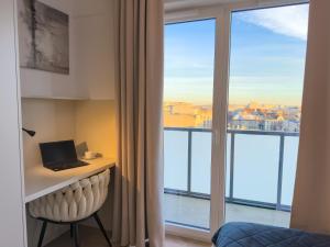 Posezení v ubytování URBAN APARTMENTS Global Premium, 8th floor, No 14, Free Garage, Self Check-in, No deposit