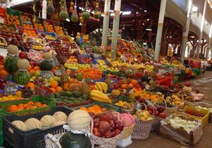 Σούπερ μάρκετ ή άλλα καταστήματα σε αυτό το κάμπινγκ ή εκεί κοντά