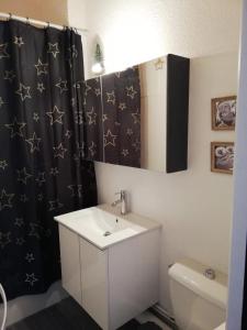 Ένα μπάνιο στο Les Chalets de Mel