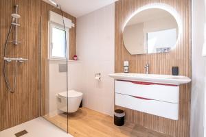 Koupelna v ubytování La Vallière, maison lumineuse et calme près du PuyduFou