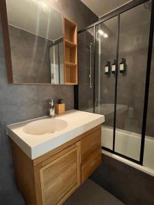 Ένα μπάνιο στο Mickey House - 10 min Disneyland - Parking privé