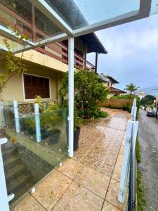 vista dall'esterno di una casa di Apartamento mobiliado em Florianópolis a Florianópolis