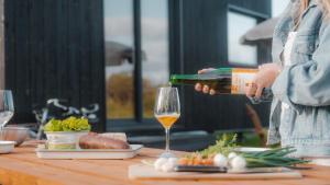 Nápoje v ubytování Parcel Tiny House Ty Pois 2 près de la Pointe de La Torche