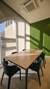 Фотография из галереи 22 Macalisterz With Komtar View 2 Queen bed в Джорджтауне