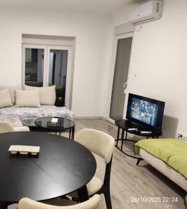 Μια τηλεόραση ή/και κέντρο ψυχαγωγίας στο Lacky-ca