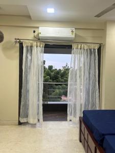 Ένα ή περισσότερα κρεβάτια σε δωμάτιο στο Stayo by Hubu +2 φωτογραφίες