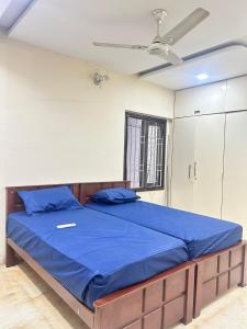 Ένα ή περισσότερα κρεβάτια σε δωμάτιο στο Stayo by Hubu