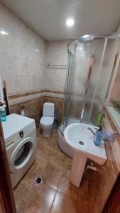 Ένα μπάνιο στο Tbilisi Cultural Center +5 φωτογραφίες