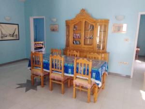 Et opholdsområde på Memnon Apartments