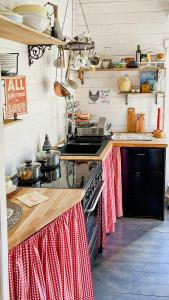 Φωτογραφία από το άλμπουμ του Smålands Idylle Im Schoß Des Waldes σε Gullabo