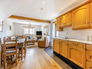 Kuchyň nebo kuchyňský kout v ubytování Smugglers Retreat