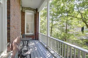 Μπαλκόνι ή βεράντα στο Charlton On Lafayette