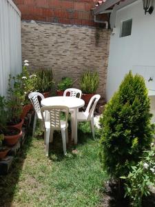 Κήπος έξω από το garden & house