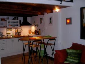 Kuchyň nebo kuchyňský kout v ubytování Paradiset THE GREEN NEST