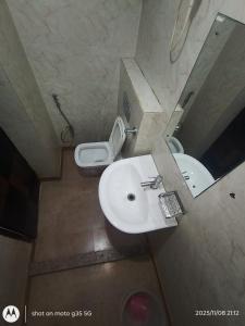 Ένα μπάνιο στο Hotel lavish Santuary +2 φωτογραφίες