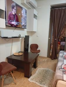 Μια τηλεόραση ή/και κέντρο ψυχαγωγίας στο A Beograd na vodi Pozovite za info o nacinu preuzimanja kljuca i vremenu ulaska +2 φωτογραφίες